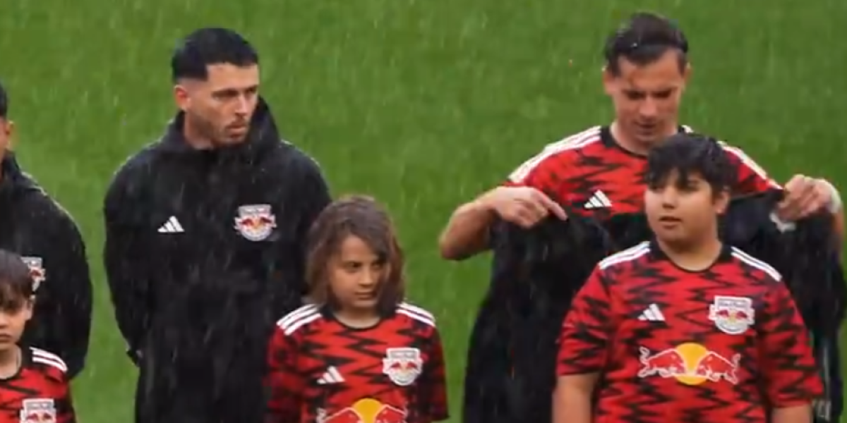 o-gesto-viral-e-aplaudido-dos-jogadores-do-ny-red-bulls-antes-da-partida-contra-o-inter-miami