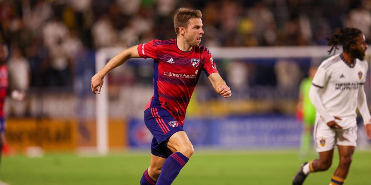 gol-incrivel-e-assistencia-sem-olhar-de-illarramendi-na-mls