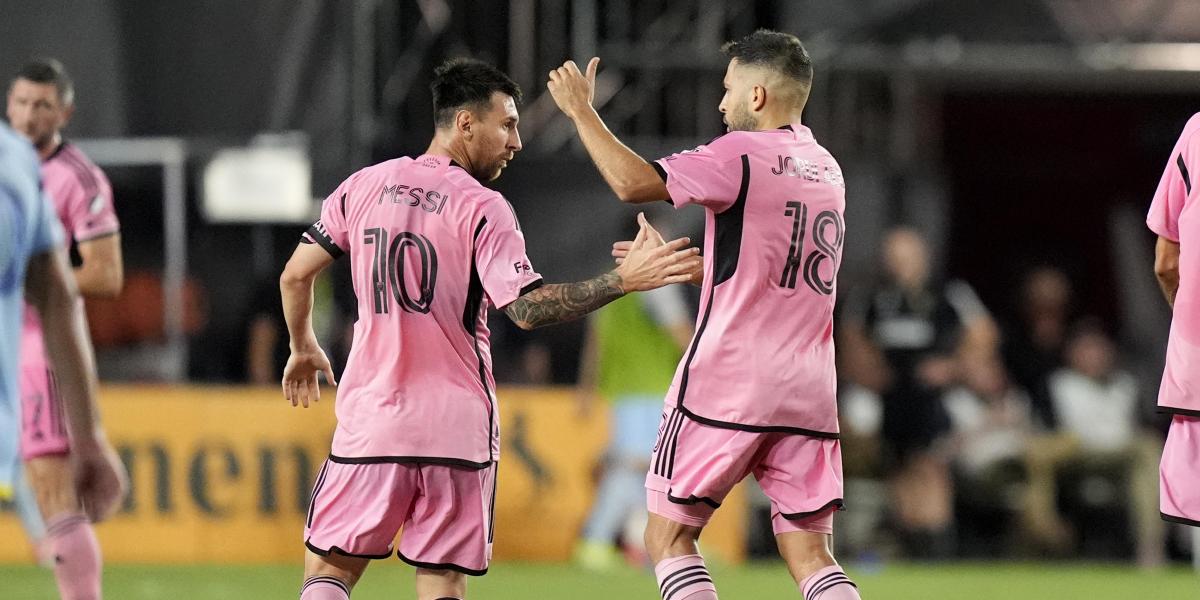 messi-volta-e-marca,-mas-inter-miami-fura-em-casa