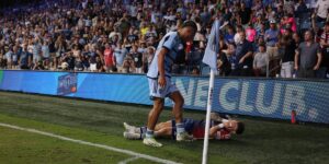 frango-na-mls:-paul-arriola-e-bassong-atacam-se-mutuamente