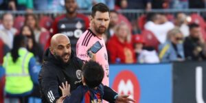 messi,-tambem-unico-como-pessoa:-isso-ele-fez-com-uma-crianca-que-pulou-em-campo