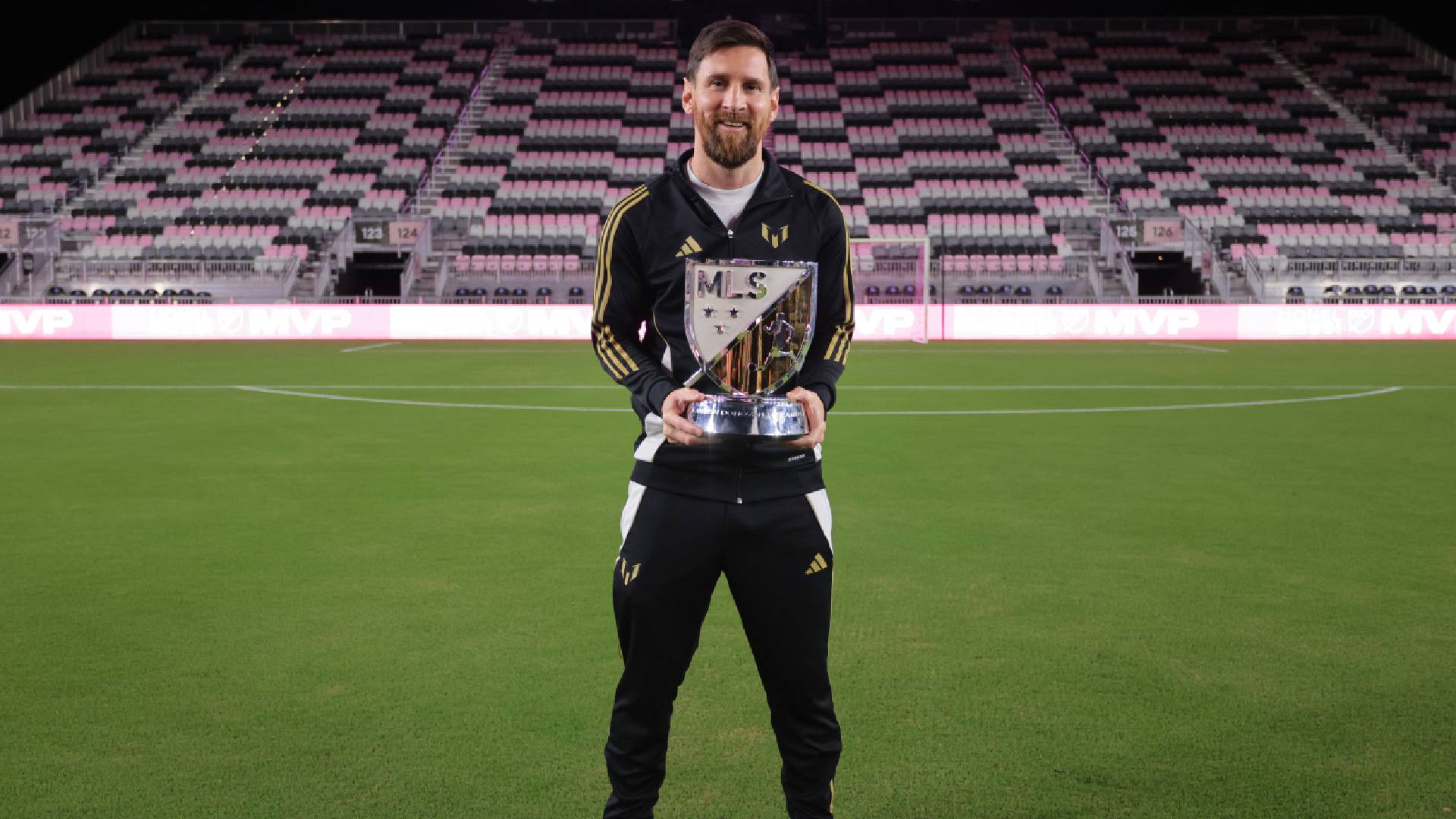 a-mls-se-rende-a-messi!-eles-escolhem-o-atacante-como-mvp-do-torneio