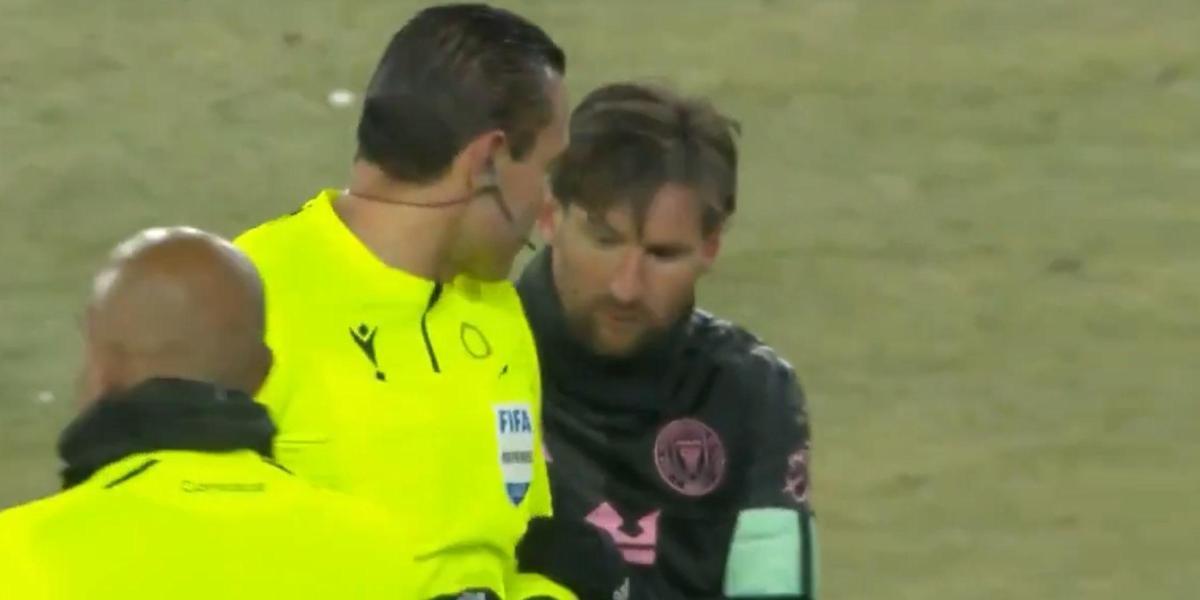 um-arbitro-e-sancionado-por-pedir-a-messi-um-autografo!