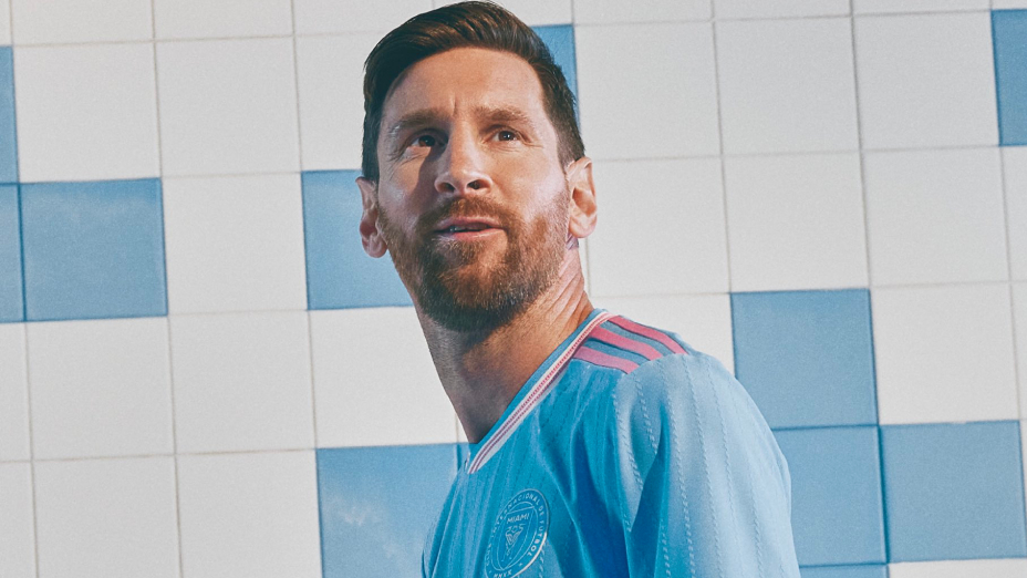 ultima-hora:-messi-recebe-uma-nova-camisa-alguns-dias-apos-a-copa-do-mundo-do-clube