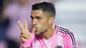 luis-suarez-atinge-um-marco-de-pontuacao-ao-alcance-de-poucos
