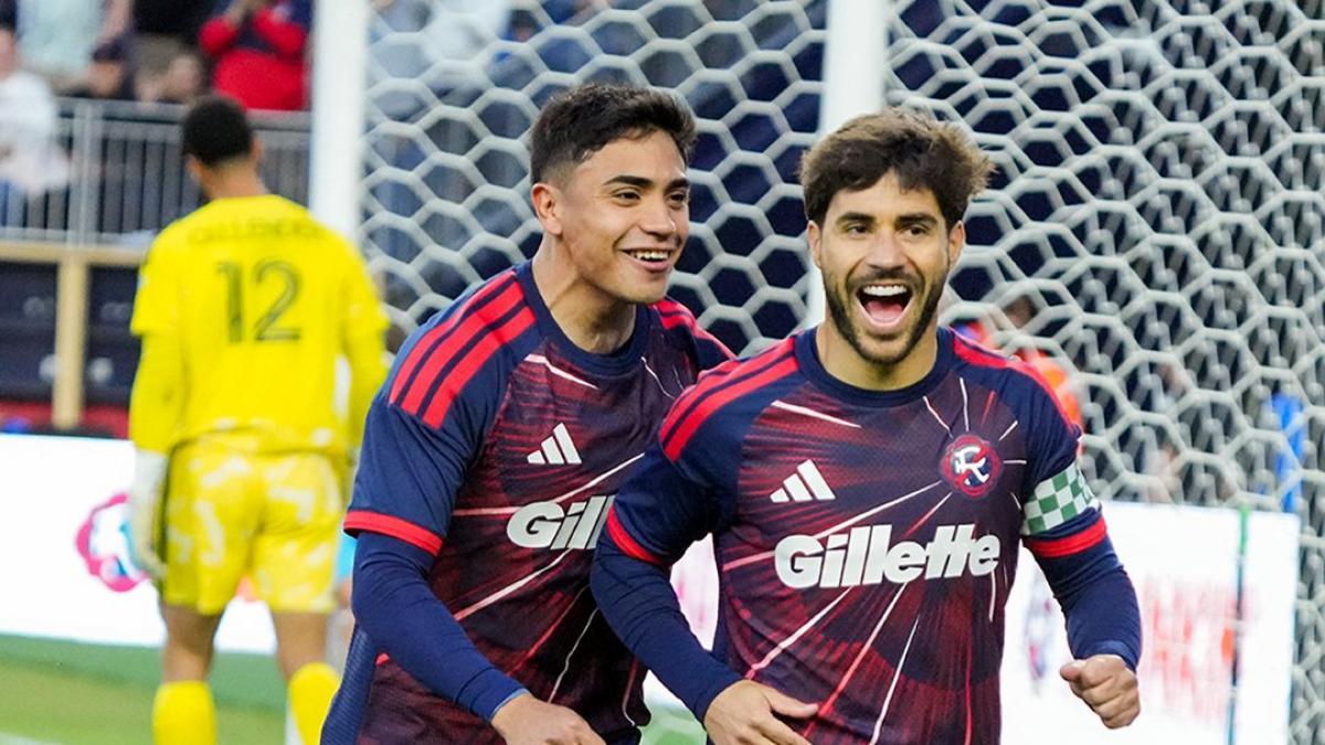 2-1:-carles-gil-atira-na-revolucao