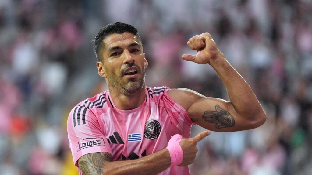 exibicao:-duas-assistencias-de-leo-messi-e-hat-trick-de-luis-suarez
