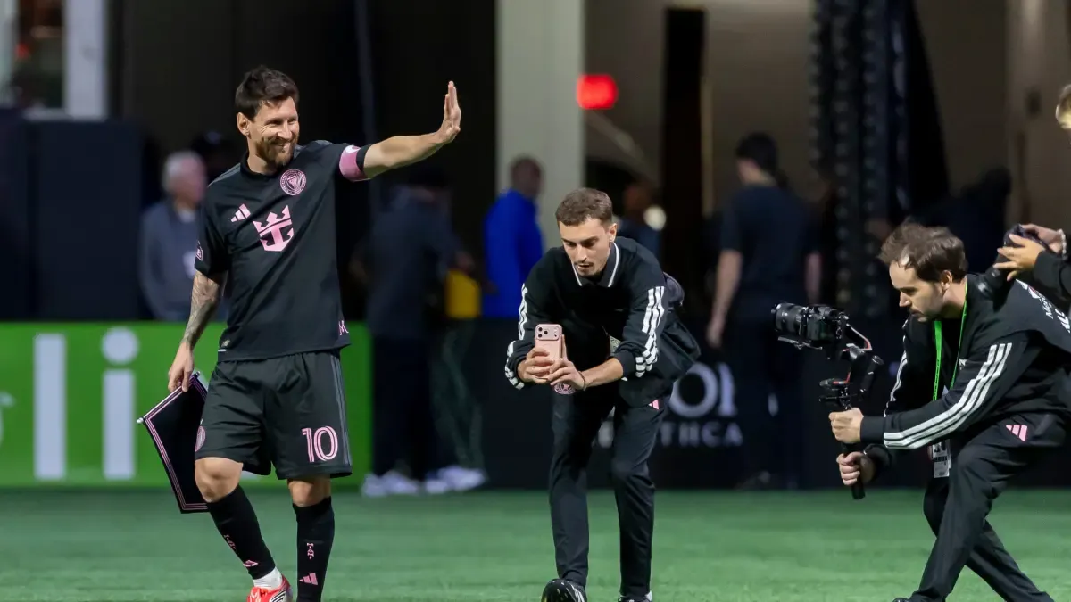1-3:-un-messi-galactico-marca-dos-goles-‘maradonianos’